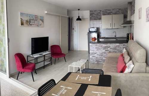 Cap d'Agde Apartment | Bright apartment with breathtaking harbour views! 5 min walk from the beach