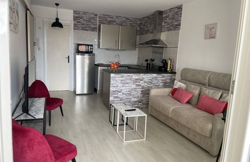 Cap d'Agde Apartment | Bright apartment with breathtaking harbour views! 5 min walk from the beach