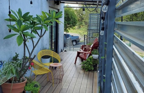 Cottonwood Shores House | Bright Artsy modern 2bdrm/2ba sleeps 6 - Lake nearby & pet-friendly!