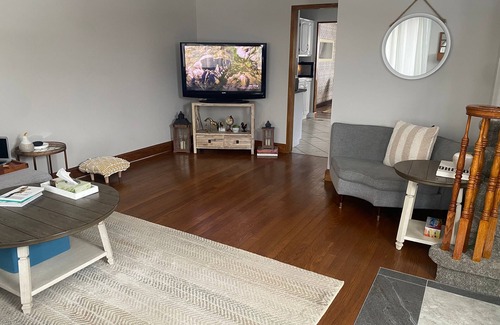 Lakeview House | Bright beautiful home in Oshawa! Steps away from trails 5 min walk to lake front