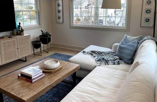 Highlands House | Bright & Beautiful Single Family in the Highlands!