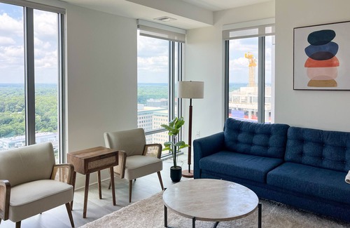 Vienna Apartment | Bright Bluish Oak 2BR In Tysons w Amenities + Mall/Pool/Gym