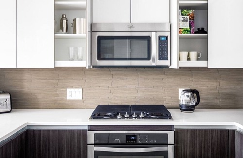 Campbell Apartment | Bright Campbell 1BR w/ Parking, Gym, near Freeways, Dining, by Blueground