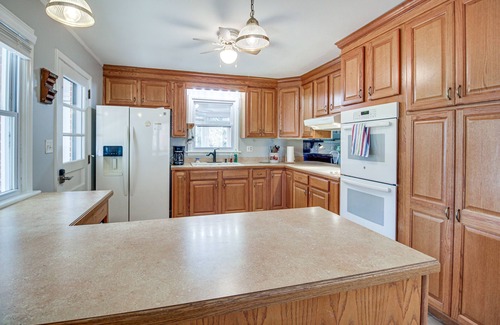 Cartersville House | Bright Cartersville Home w/Fire Pit & Sunroom!