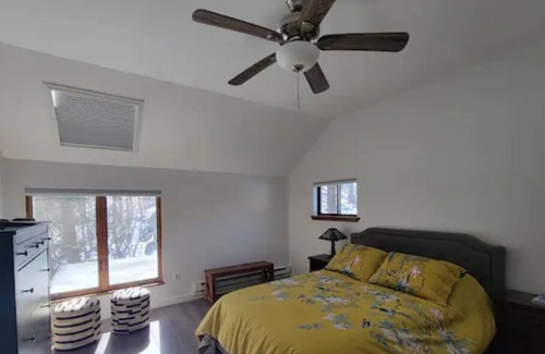 Garrison House | Bright Charming 3B/3B Secluded Garrison Retreat