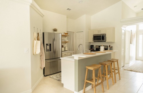 Vizcay House | Bright, Charming Home near Disney with Private HEATED Pool