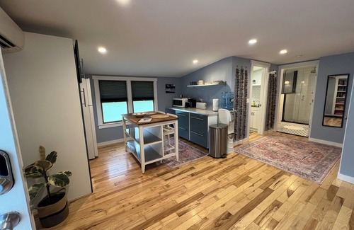 West Tisbury Apartment | Bright clean apartment w/free use of car w/private beach sticker. Pet friendly!