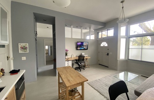 Southwest Berkeley Apartment | BRIGHT,CLEAN,MODERN-Perfect for Work, Getaway, Ask RE discount for Extended stay