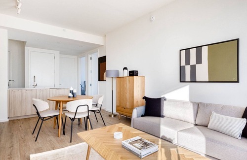 Clinton Hill Apartment | Bright Clinton Hill 3BR w/W/D, Gym & Pool, nr BAM, by Blueground