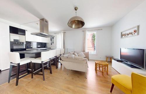 L'Ile-Saint-Denis Apartment | Bright comfortable apartment