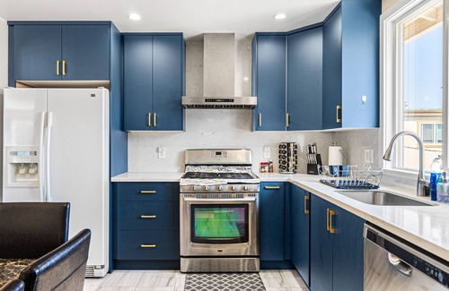 St. Francis House | Bright & comfortable 4brs Home in Daly City
