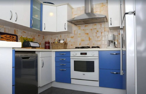 Avignon City Centre Apartment | Bright, comfortable apartment in old house