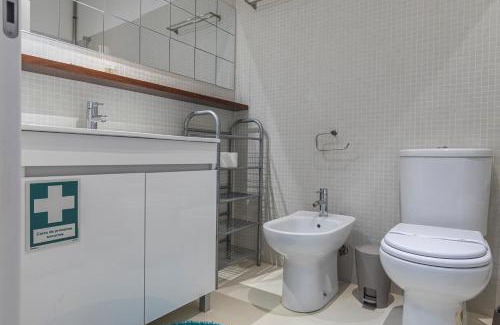 Falca Apartment | Bright & Comfy Flat in Lisbon by LovelyStay