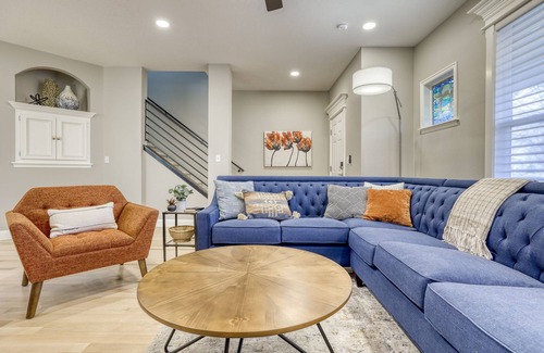Harris Ranch House | Bright, comfy home in Harris Ranch, Boise. Near river, trails, BSU. Book now!