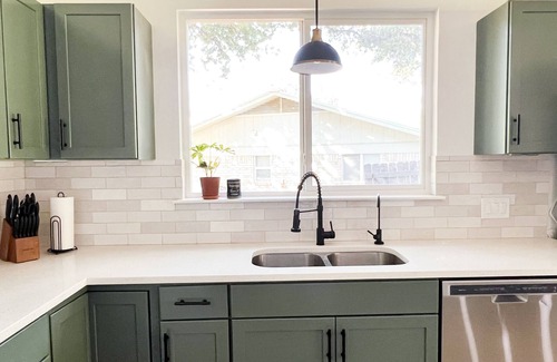 Round Rock House | Bright & Comfy home near Old Downtown Round Rock