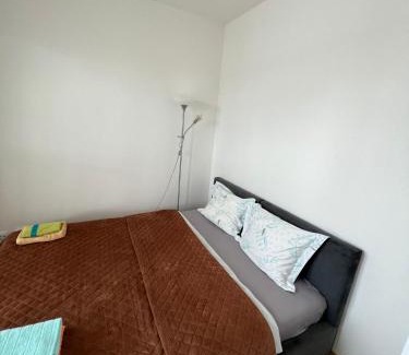 Kobylisy Apartment | Bright & Cosy 1-Bedroom Apartment with Balcony