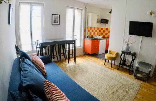 Suresnes Apartment | Bright & cosy access Paris Versailles La Défense