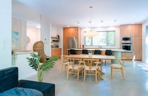 Lac Superieur Village Ski Chalet | Bright Cottage - 3 min from Tremblant North Slope