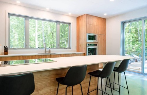 Lac Superieur Village Ski Chalet | Bright Cottage - 3 min from Tremblant North Slope
