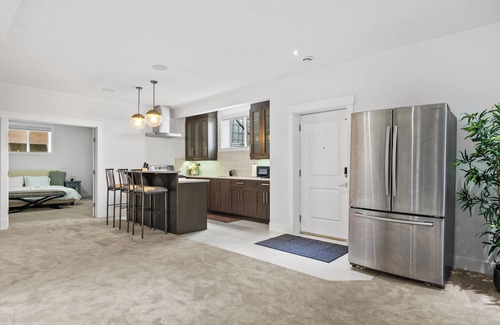 Conrich House | Bright & Cozy 2-Bedroom Basement Suitenn