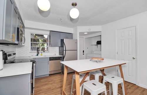 St. Petersburg - Clearwater House | Bright & Cozy Townhouse 2,600 monthly