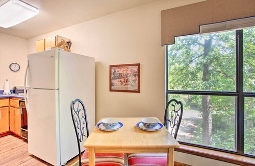 Davis Apartment | Bright Davis Escape w/Screened-In Porch!