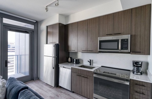 Waller Creek District Apartment | Bright Downtown 1BR w/Pool & Business Lounge, near Dining, by Blueground