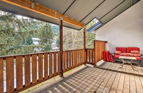 Eagle-Vail House | Bright Eagle-Vail Escape with Deck and Mtn Views!