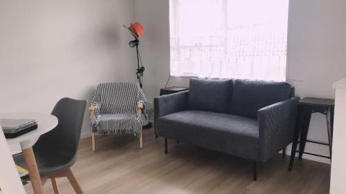 Mount Eden Apartment | Bright Eden Park two bed townhouse private parking