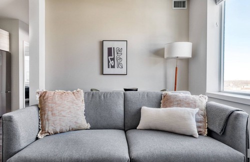 Edgewater Apartment | Bright Edgewater 2BR w/Gym & Lounge, nr Red Line, by Blueground