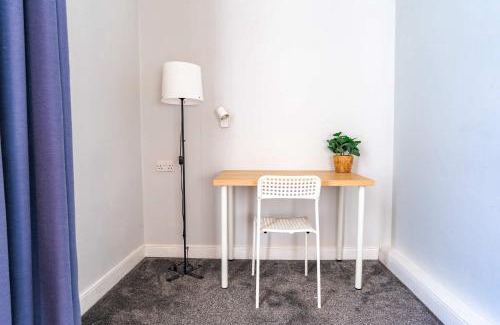 Grand Canal Dock House | Bright Ensuite on Lower Baggot