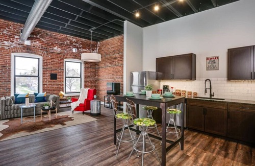 Detroit Apartment | Bright Event Perfect 4BDRM LOFT 7Min To Downtown