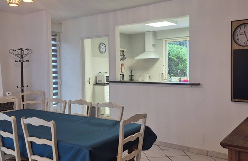Jullouville House | Bright family home 4 minutes walk from the beach with fenced garden