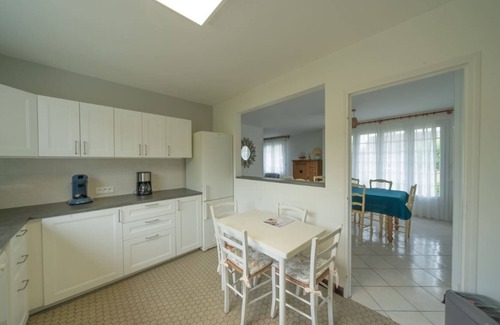 Jullouville House | Bright family home 4 minutes walk from the beach with fenced garden