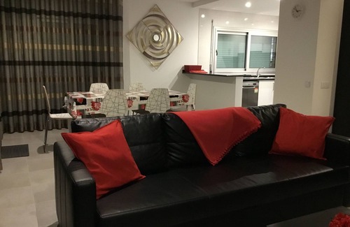 Salir do Porto Apartment | Bright family apartment overlooking Sao Martinho Bay. Heated pool. Walk to beach