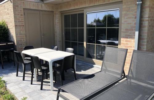 Adinkerke House | Bright Family Stay with Bikes