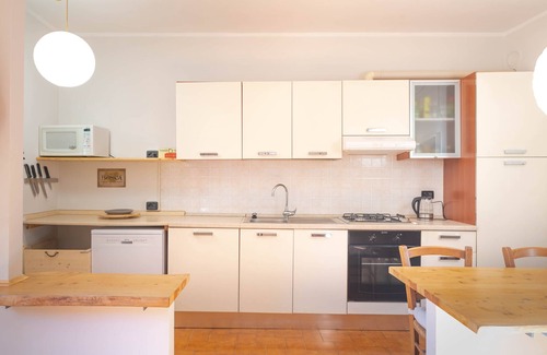 Finalborgo House | Bright Finalborgo Apartment - BBQ, Bike Storage, Garden