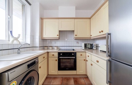Hackney Apartment | Bright Flat near Hackney Central