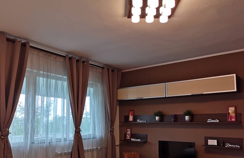 Sector 3 Apartment | BRIGHT FLAT WITH BALCONY NEAR PARK / METRO / AMENITIES FREE NETFLIX & WiFi