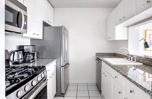 Union Square Apartment | Bright Flatiron 1BR w/Gym, Doorman, near USQ, train, by Blueground