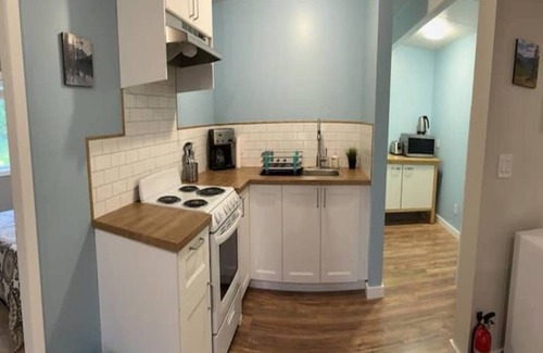 Clearwater House | Bright garden view 2 bedroom suite