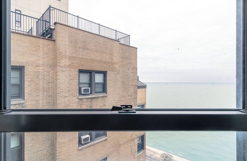 Gold Coast Apartment | Bright Gold Coast 1BR w/Doorman & Gym, 2 blocks to L, by Blueground