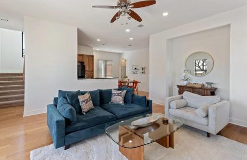 Central East Austin House | Bright Home in East ATX - 3BR - Cowboy Pool