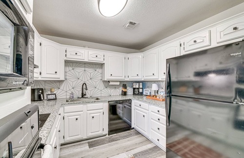 Graford House | Bright Home w/Fire Pit: Near Possum Kingdom Lake!