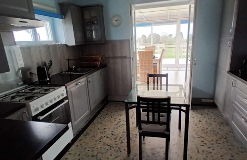 Plougasnou House | Bright house with sea and country views in Plougasnou