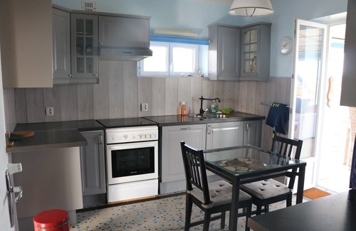 Plougasnou House | Bright house with sea and country views in Plougasnou