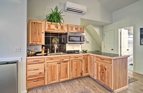 Golden Apartment | Bright Lakeside Studio - Hike, Fish, and Bike!