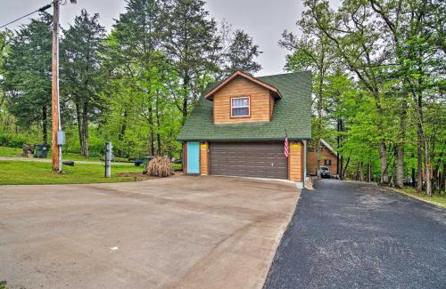 Golden Apartment | Bright Lakeside Studio - Hike, Fish, and Bike!