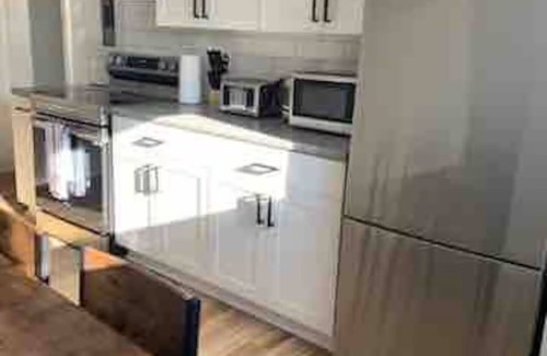 Cornwall Apartment | Bright Large New 1 Bed, Centrally Located