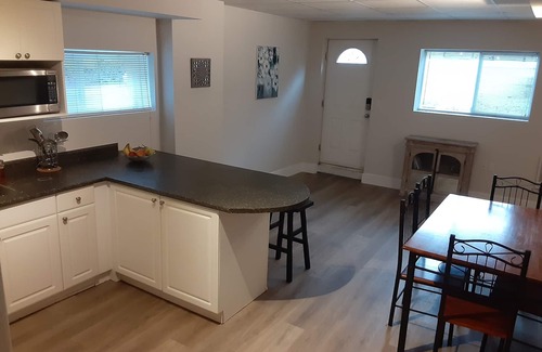 Gordon Head House | Bright, Large, One Bedroom Suite in Gordon Head